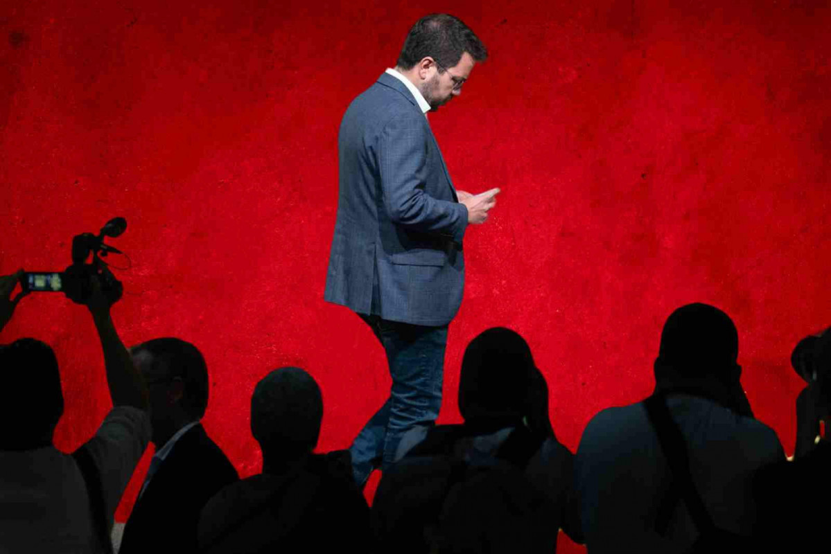 Aragones abandona 1600 1067