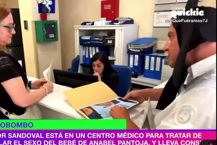 VÍDEO | Víctor Sandoval la lía en el ginecólogo con una ecografía de Anabel Pantoja