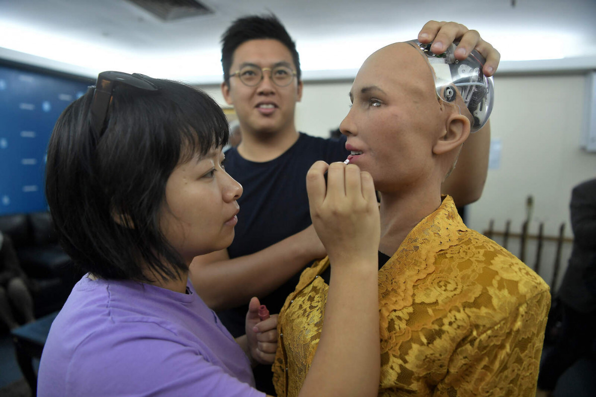 Europapress 2275481 16 july 2019 malaysia kuala lumpur studio worker puts on some makeup on the 1600 1067