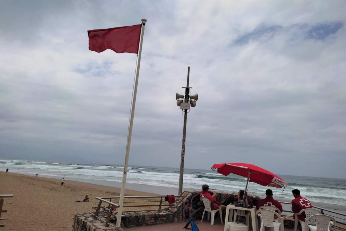 Europapress 5338810 bandera roja playa vizcaina 1600 1067