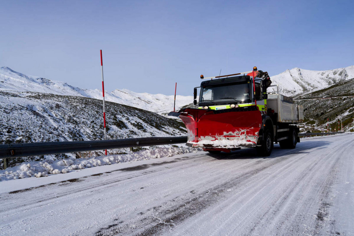 Europapress 5620958 quitanieves estacion esqui montana alto campoo diciembre 2023 branavieja 1600 1067