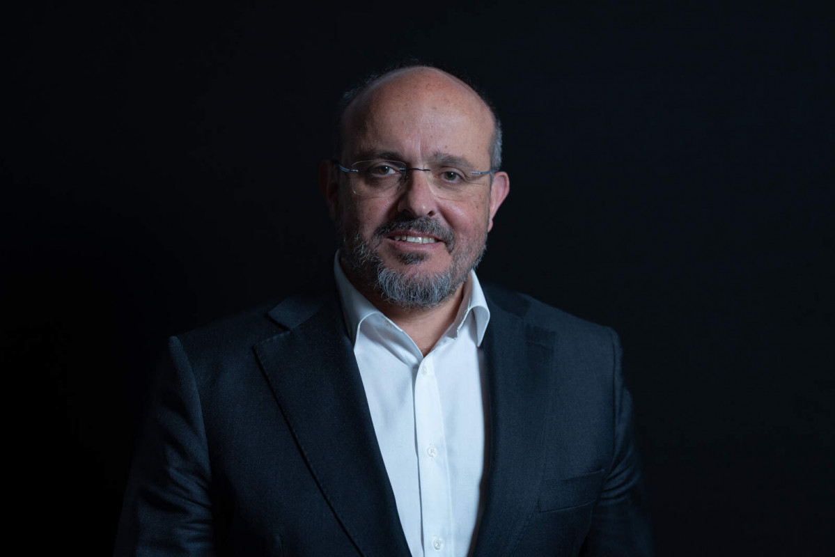 Europapress 5934620 candidato pp elecciones catalanas alejandro fernandez posa europa press 1600 1067