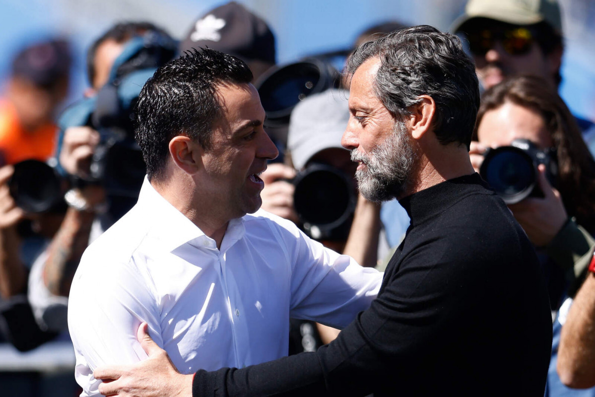 Europapress 5123815 xavi hernandez head coach of fc barcelona saludates to quique sanchez 1600 1067
