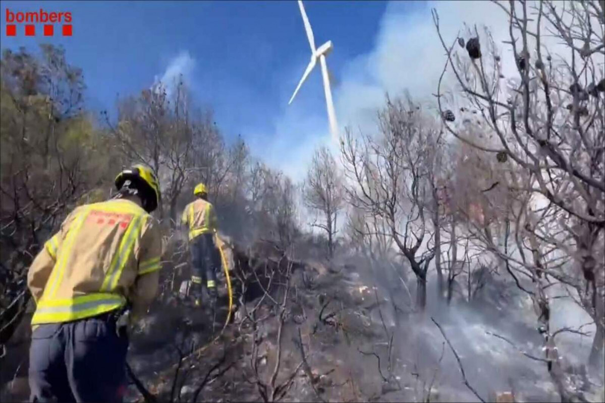 Europapress 5806748 bombers generalitat estabilizan incendio rubio barcelona afectado hectareas 1600 1067
