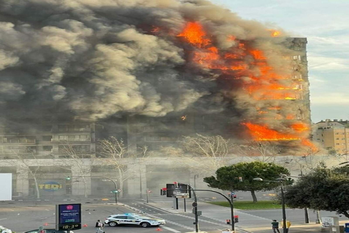 Europapress 5776558 incendio edificio barrio campanar valencia 1600 1067