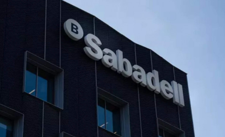 Un grupo de accionistas minoritarios del Banco Sabadell se opone a la OPA hostil lanzada por el BBVA