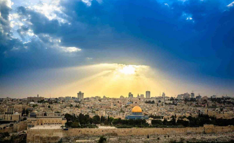 Emergencia en Oriente Medio: Israel bajo ataque masivo mientras la tensión con Irán escala a niveles críticos