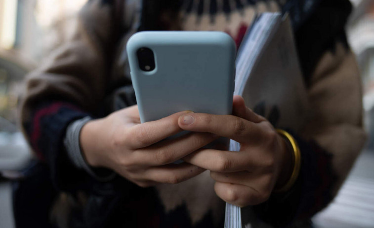 La alerta móvil de Protección Civil desata quejas, pero es clave para despertar a colectivos vulnerables