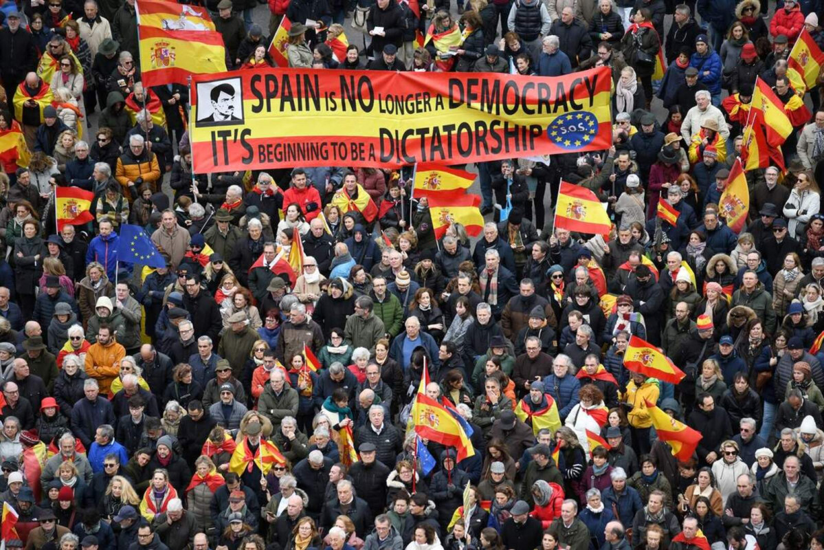 Europapress 5814165 decenas personas concentracion donde piden dimision pedro sanchez plaza 1 1600 1067