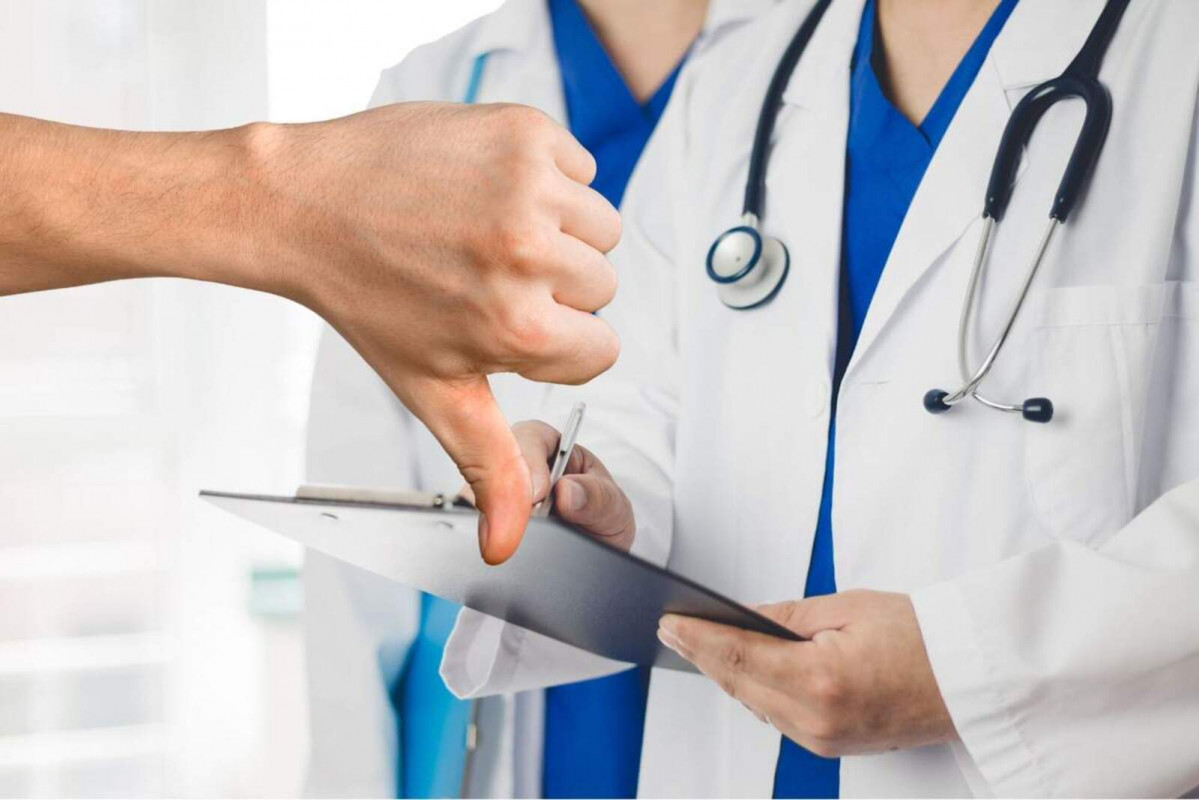 Medico pulgar abajo 1600 1067