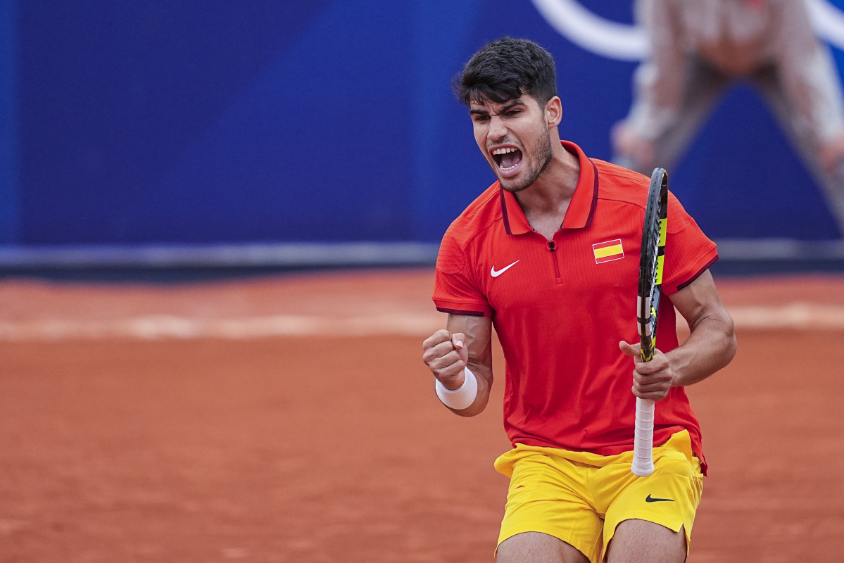 EuropaPress 6112030 carlos alcaraz esp celebrates point against hady habib lbn during mens