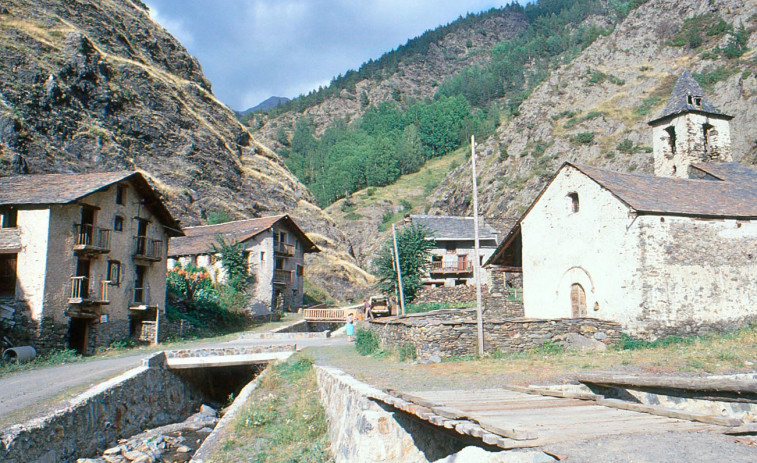 Guía completa para llegar a Tor, la montaña maldita de Catalunya