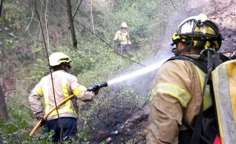 Una falla en una línea eléctrica provoca un incendio que quema 3,4 hectáreas en Lleida