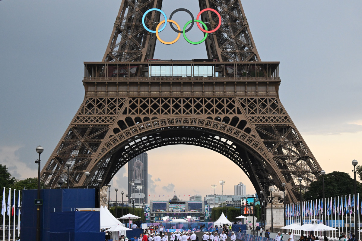 EuropaPress 6125148 01 august 2024 france paris view of the olympic rings on the eiffel tower