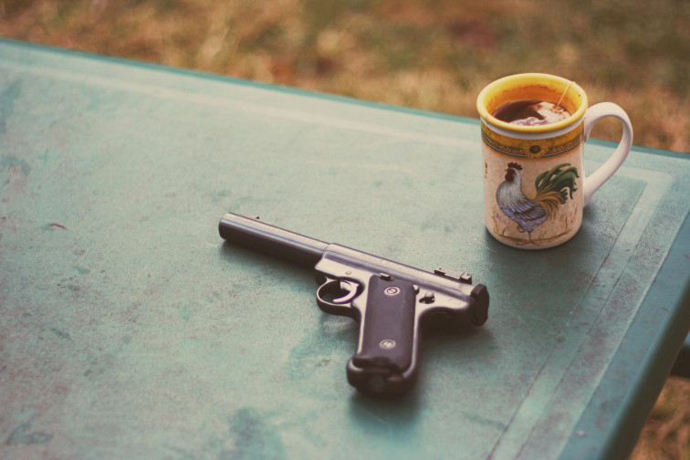 Un niño de 5 años lleva una pistola al colegio y dispara a un compañero