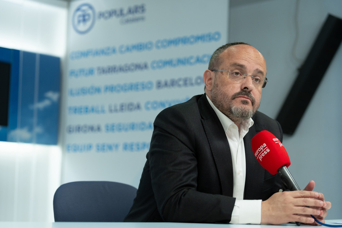 Archivo - El candidato del PP a las elecciones catalanas, Alejandro Fernández.