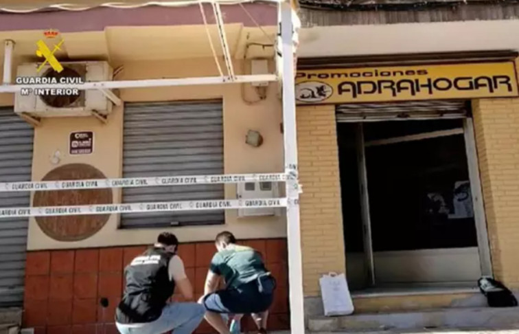 Detenidos dos menores por prender fuego a un sin techo que dormía en Adra (Almería)