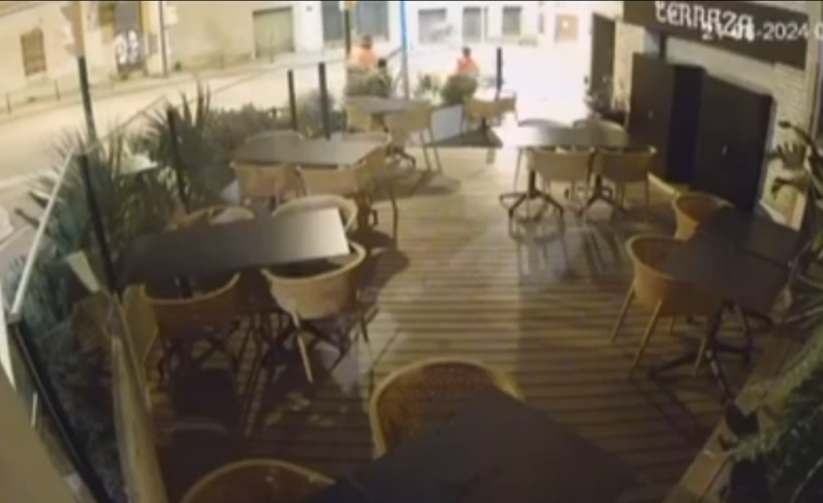 Figueres suspende de empleo y sueldo a tres trabajadores de limpieza por lanzar basura a un restaurante