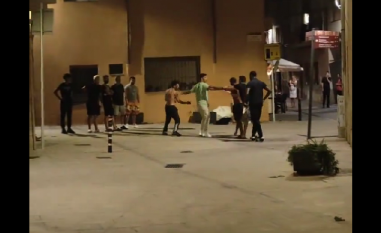 Violenta pelea a puñetazos en Sant Pere Pescador: Un vídeo viral desata la polémica
