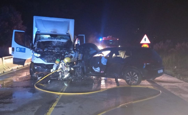 Detenido un conductor bebido y drogado tras chocar con un camión en Vidreres