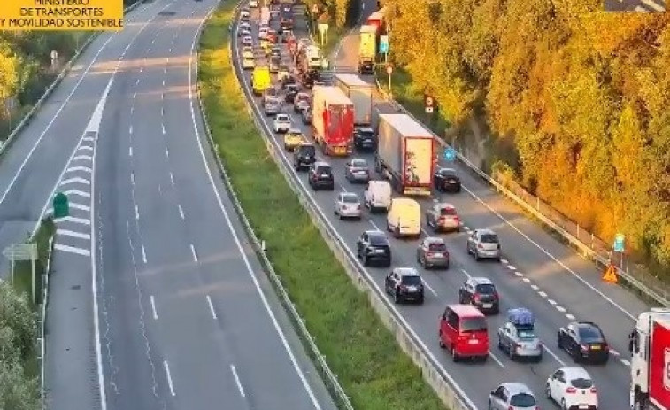 Colas de 10 kilómetros en la AP-7 en Sant Celoni por un accidente