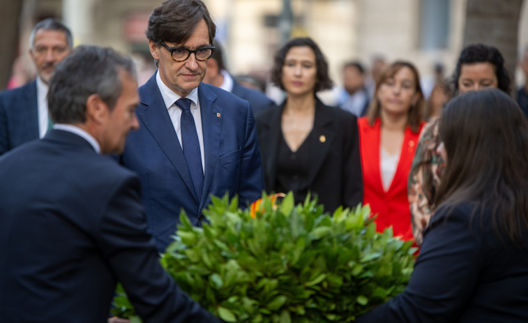 Illa lidera la ofrenda floral del Govern en la Diada