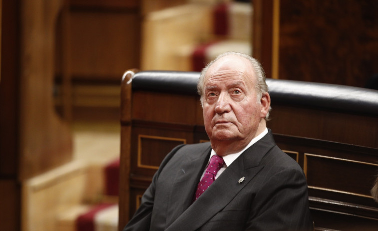 ¿Cómo reaccionó el Rey Juan Carlos tras la publicación de sus fotos besándose con Bárbara Rey?