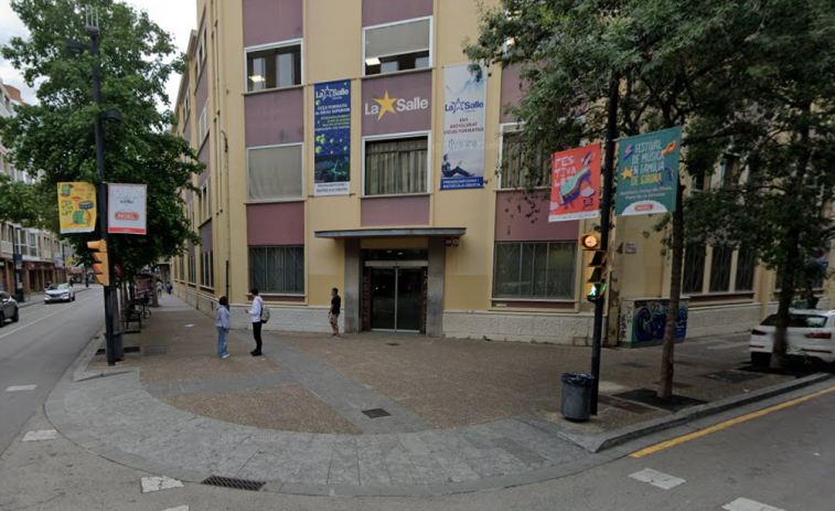 Tres jóvenes se cuelan en un colegio de Girona y dejan herido a un niño de 13 años