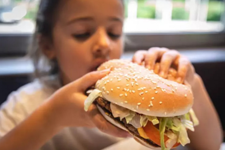 ¿Hay relación entre la conducta de los niños y lo que comen?