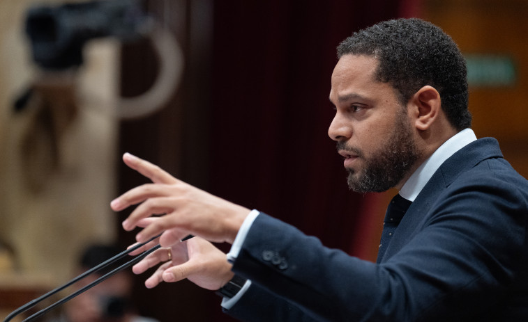 VOX y PP se quedan solos al pedir explicaciones inmediatas a Illa ante el Parlament