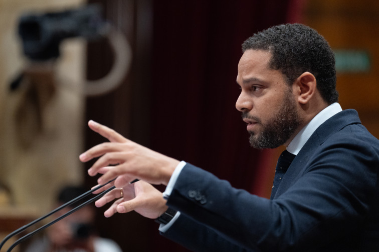VOX y PP se quedan solos al pedir explicaciones inmediatas a Illa ante el Parlament