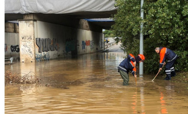 VIDEO | La tormenta en Aragón: calles inundadas y conductores encima de coches