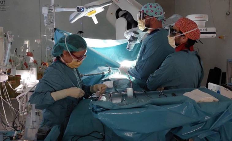 El revolucionario método del Hospital de Sant Pau para extirpar tumores medulares