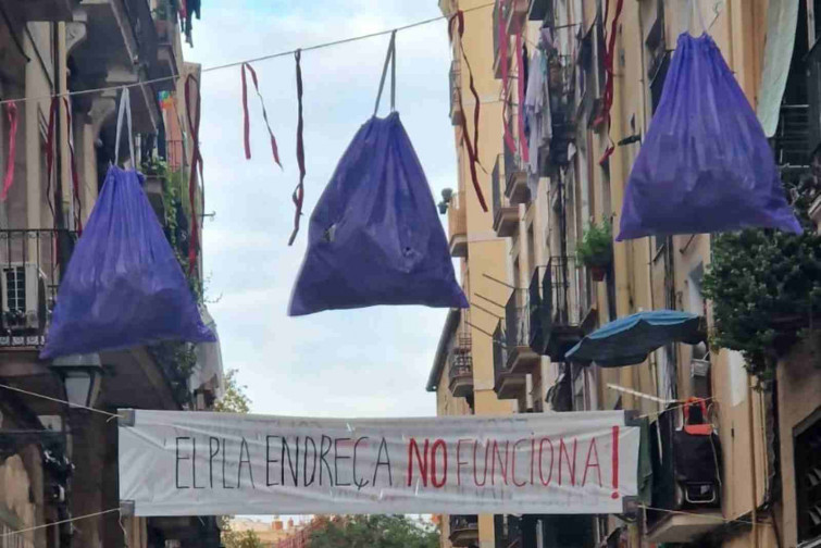 El Ayuntamiento de Barcelona responde a los vecinos del Raval que se quejan de la suciedad