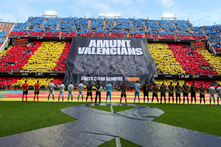 El increíble y esperado homenaje de Mestalla a las víctimas de la DANA, durante el Valencia-Betis