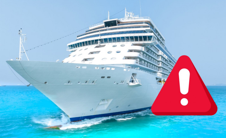 Un barco lleno de turistas se hunde en la costa del Mar Rojo