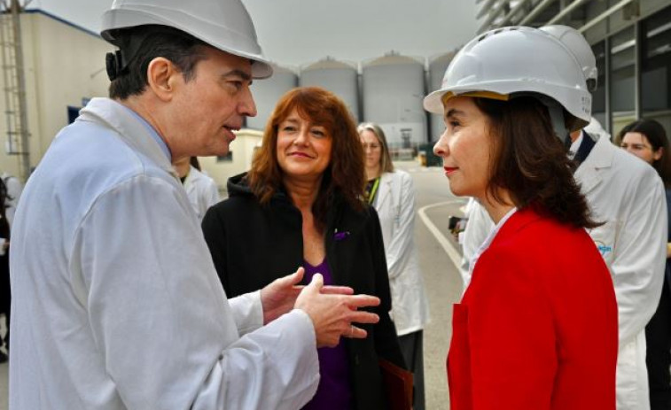 Veolia y Enagás inauguran la primera red de recuperación de frío sostenible en el Puerto de Barcelona