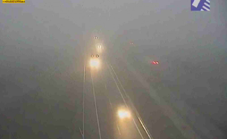 VÍDEO: La niebla cubre por completo la A-2 en Lleida, provocando accidentes y retenciones