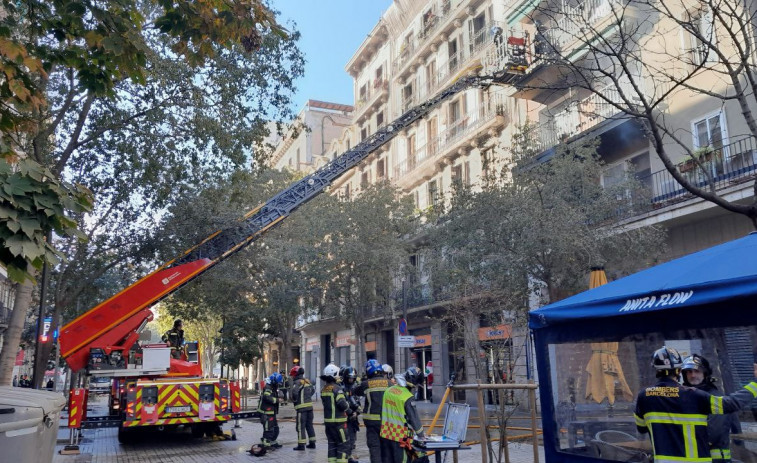 Siete heridos en un incendio en el distrito de L'Eixample de Barcelona
