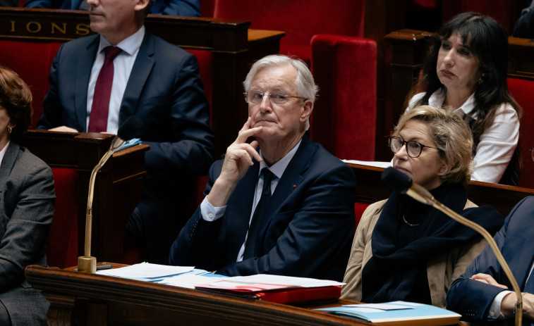 Triunfa la moción de censura en Francia y cae el Gobierno