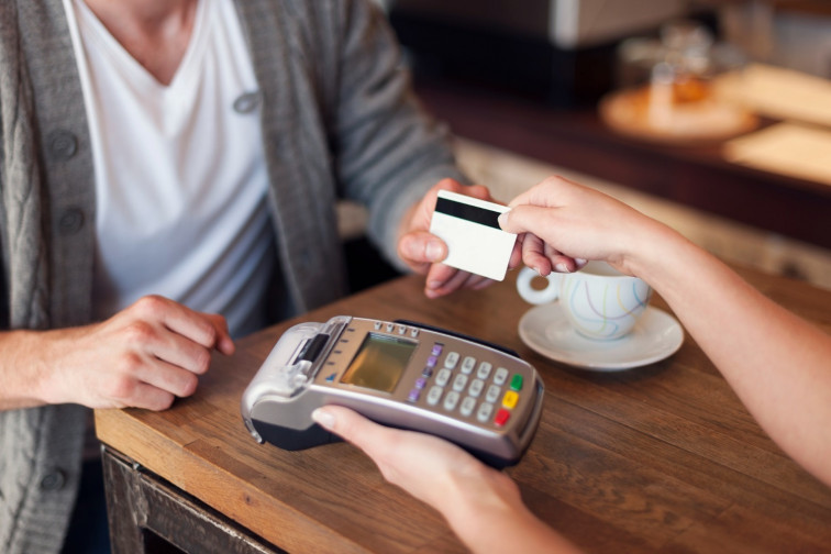La banca ofrecerá transferencias instantáneas al mismo precio que las normales