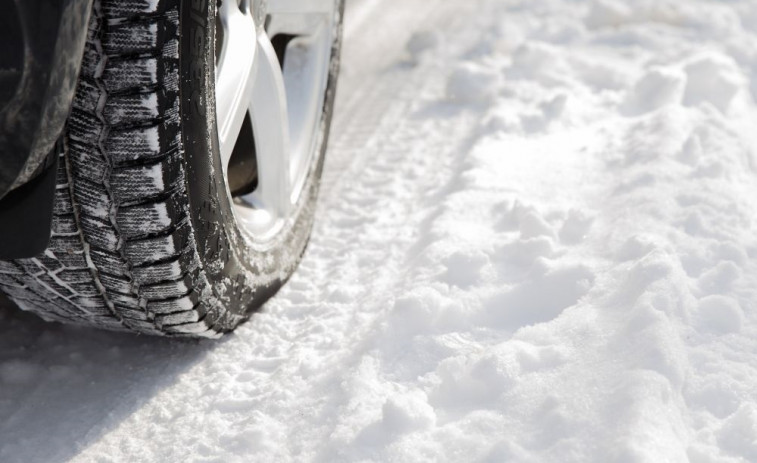 Alerta de nevadas en las carreteras de Catalunya: cadenas obligatorias y restricciones para vehículos grandes