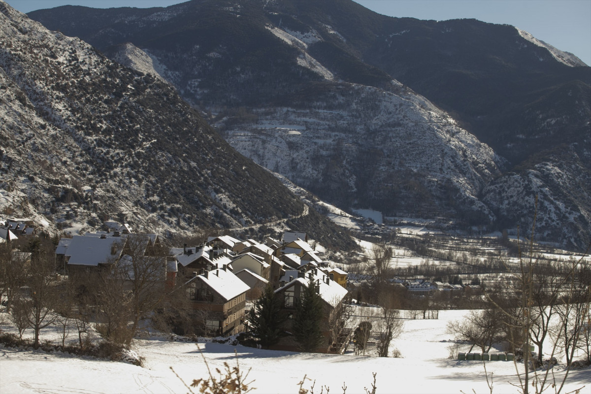 EuropaPress 4936792 tejados casas nevadas 20 enero 2023 esterri daneu lleida catalunya espana
