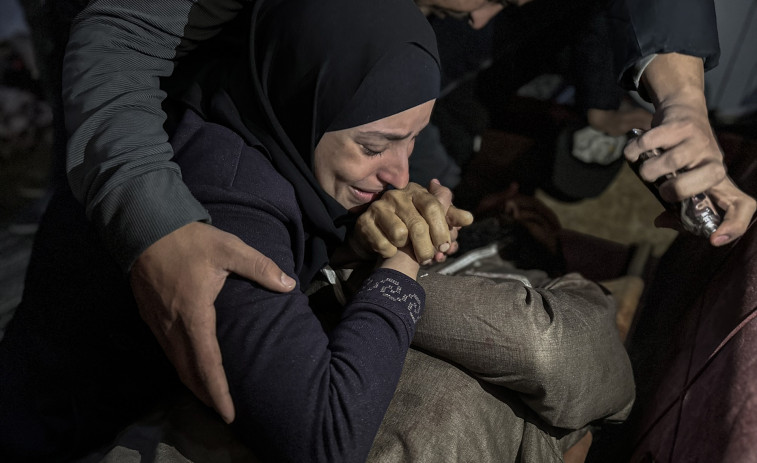 Israel bombardea la UCI de un hospital en Gaza y mata al menos a ocho personas