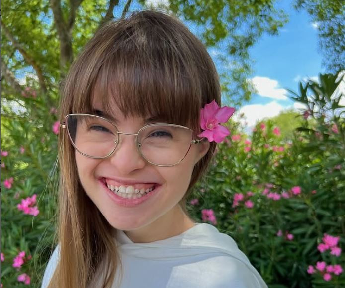 Muere a los 16 años Paula Cisneros, la joven influencer con Síndrome de Down a la que le detectaron un cáncer