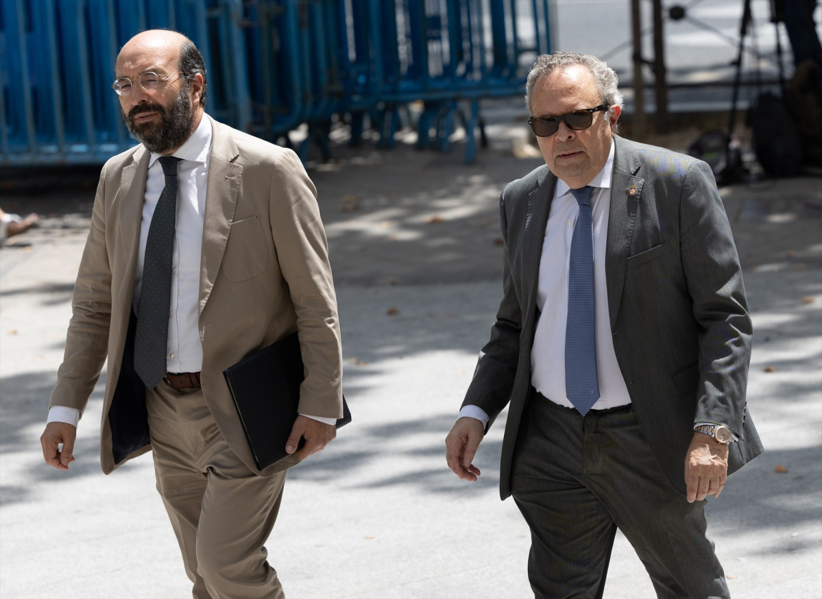EuropaPress 6097488 secretario general manos limpias miguel bernad llegada juzgados plaza