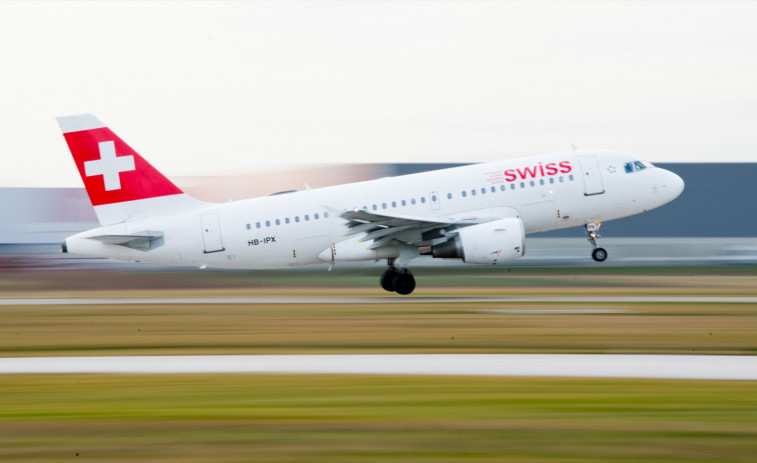 Nueva tragedia aérea: fallece un azafato en el aterrizaje de emergencia de un avión en Austria