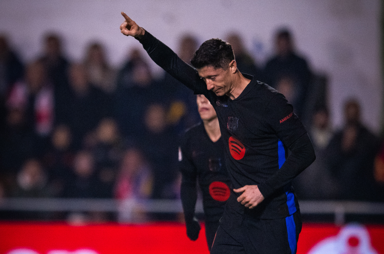 El Barça hace un paréntesis en el grave caso de Dani Olmo y Pau Víctor con un buen debut en Copa (0-4)