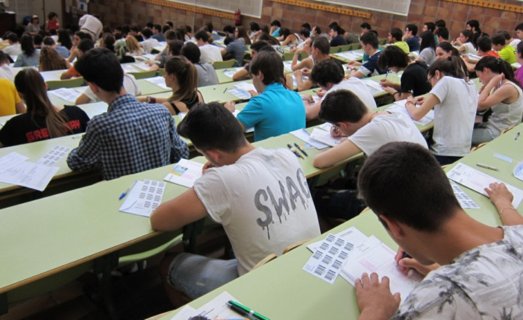 Alertan del estrés al que se exponen los universitarios en la época de exámenes