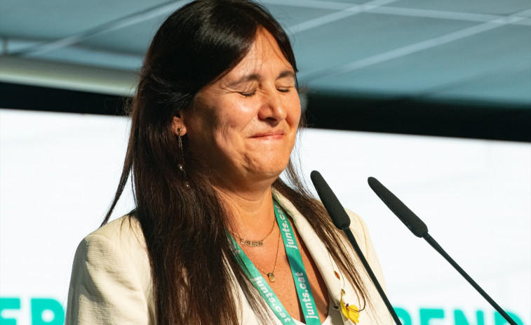 Condenada a pagar multa e indemnización por arrojar una cubitera y agredir verbalmente a Laura Borràs